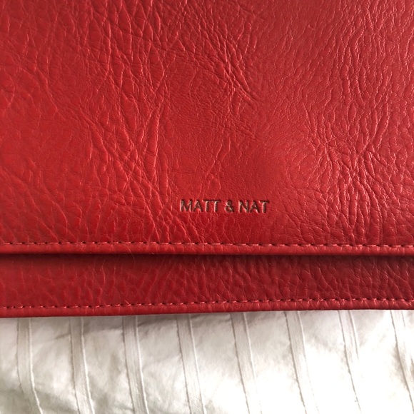 BEE CROSSBODY BAG - Matt & Nat - Picture 5 of 7